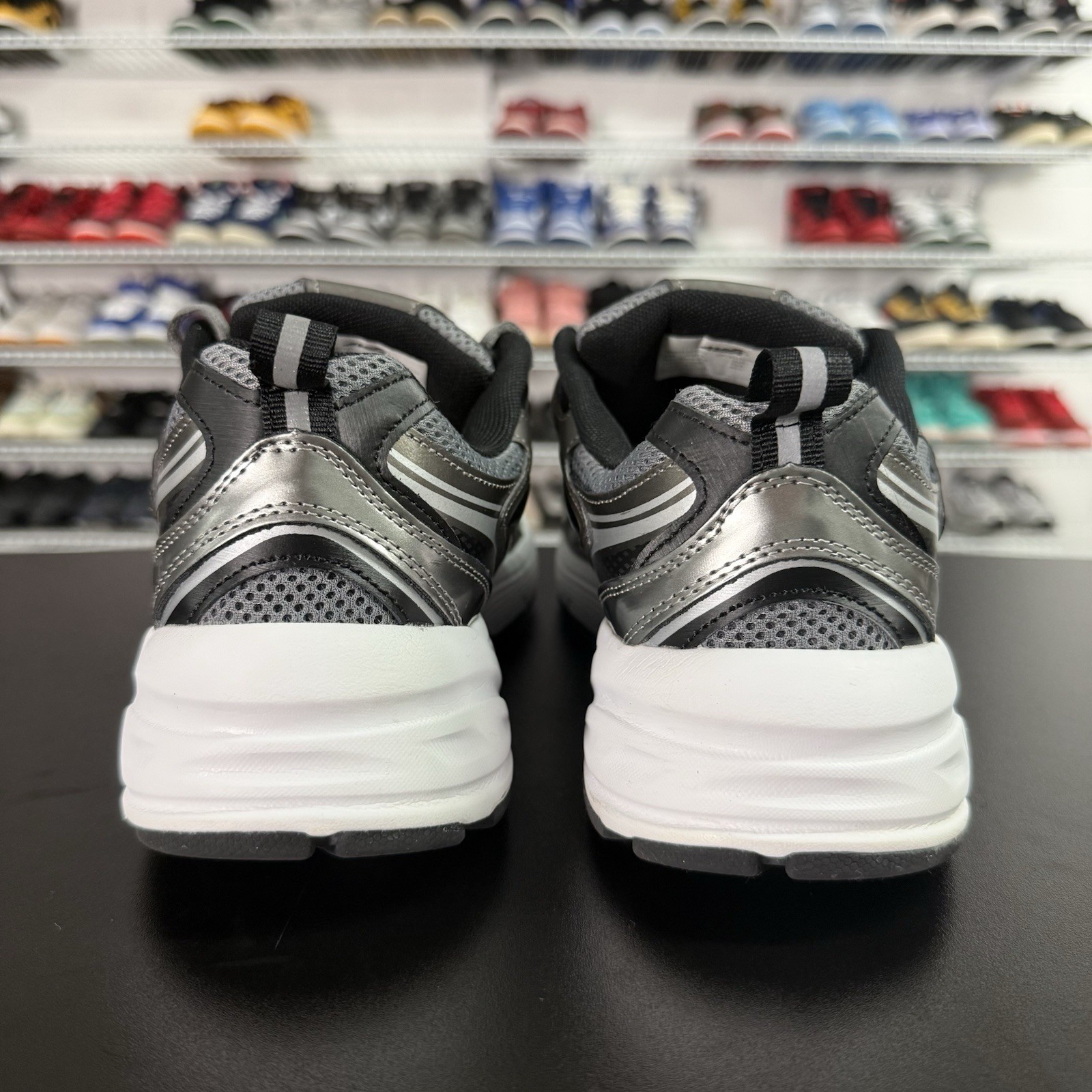 Avia 5000 Performance Walking Sneakers Grey Black White Men’s Size 11.5