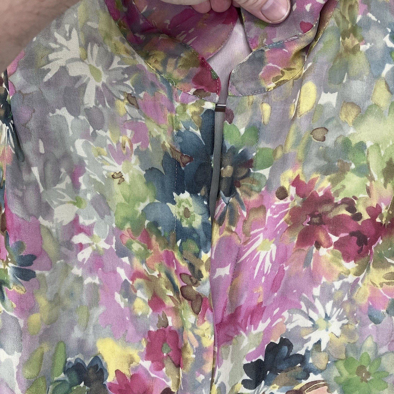Women’s All Silk Blouse Sz 16 Multicolor Watercolor Floral Abstract Button Down
