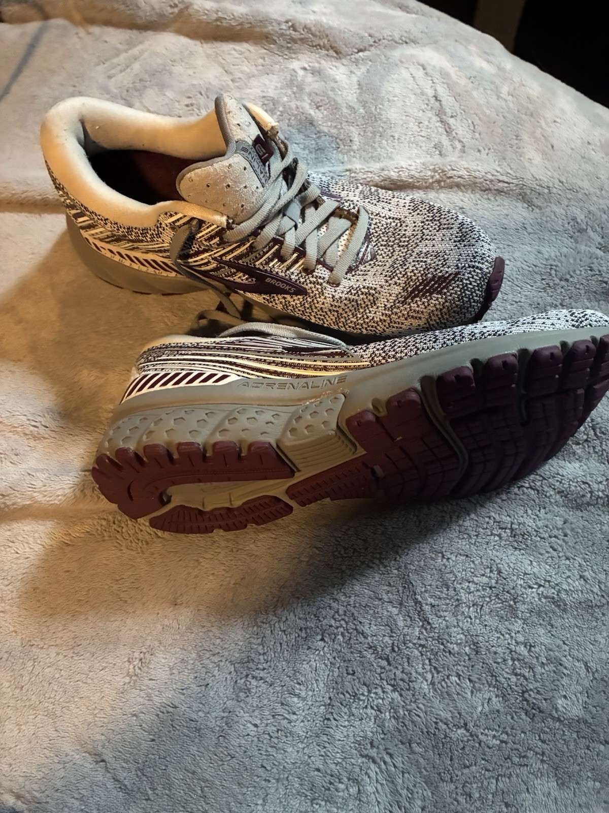 Brooks Adrenaline Gray/Purple/White Low Top Lace-Up Running Sneaker Rubber