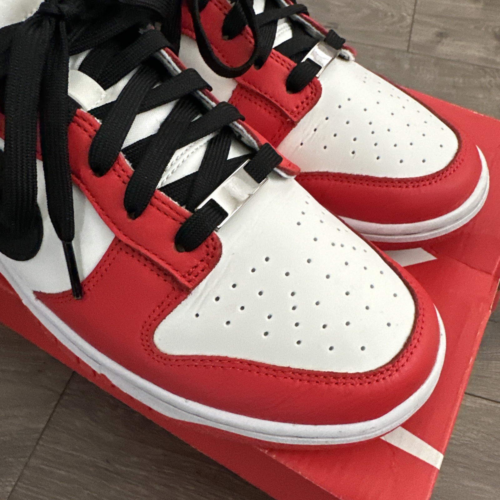 Nike Dunk Low EMB Chicago Bulls 75th Size 10 Mens Red Sneakers 2021 DD3363-100