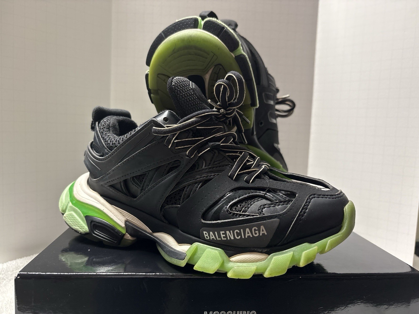 Balenciaga Men’s Low Top Lace Up Sneakers Black/Green Solid Rubber Outsole