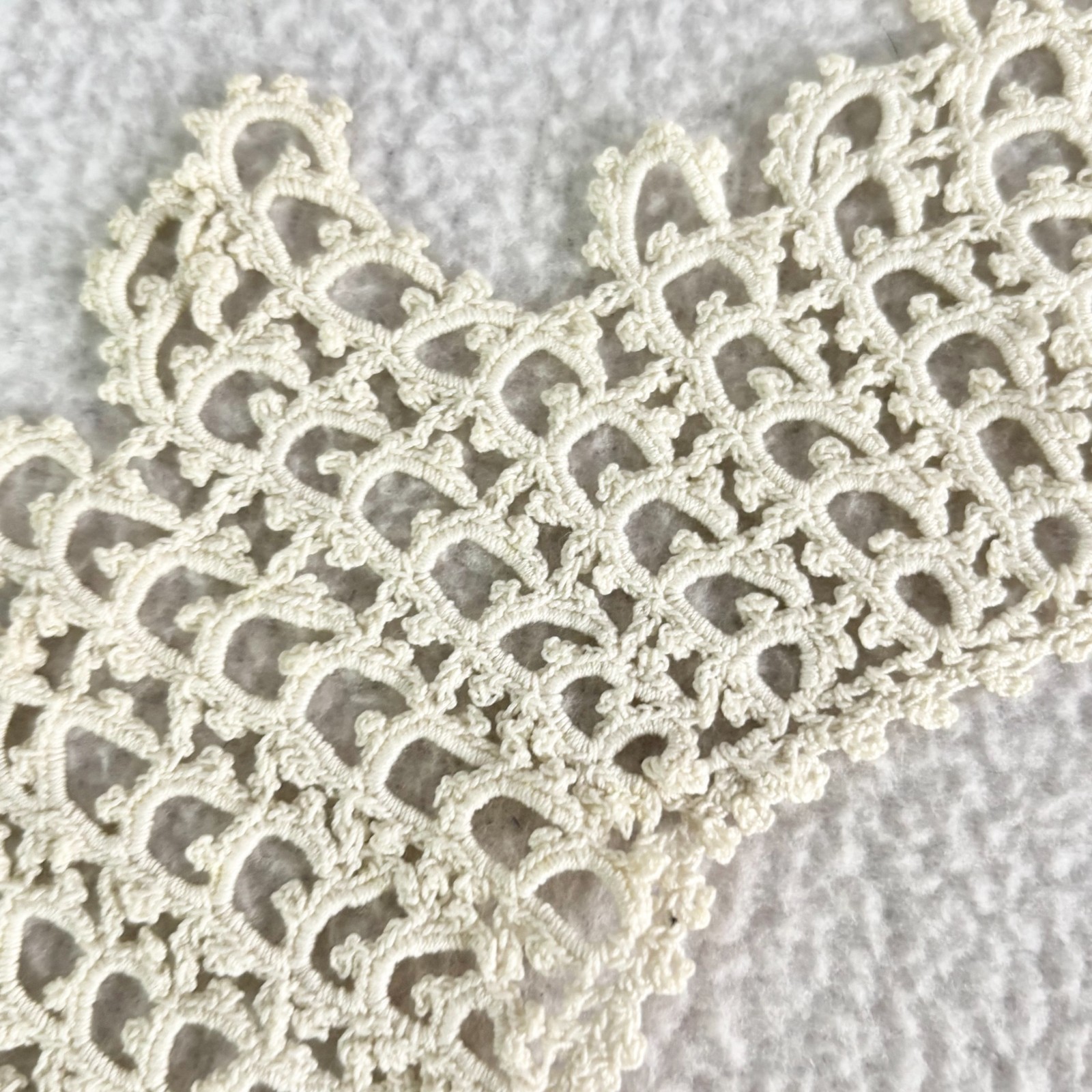 Vintage White Tatted Detached Collar