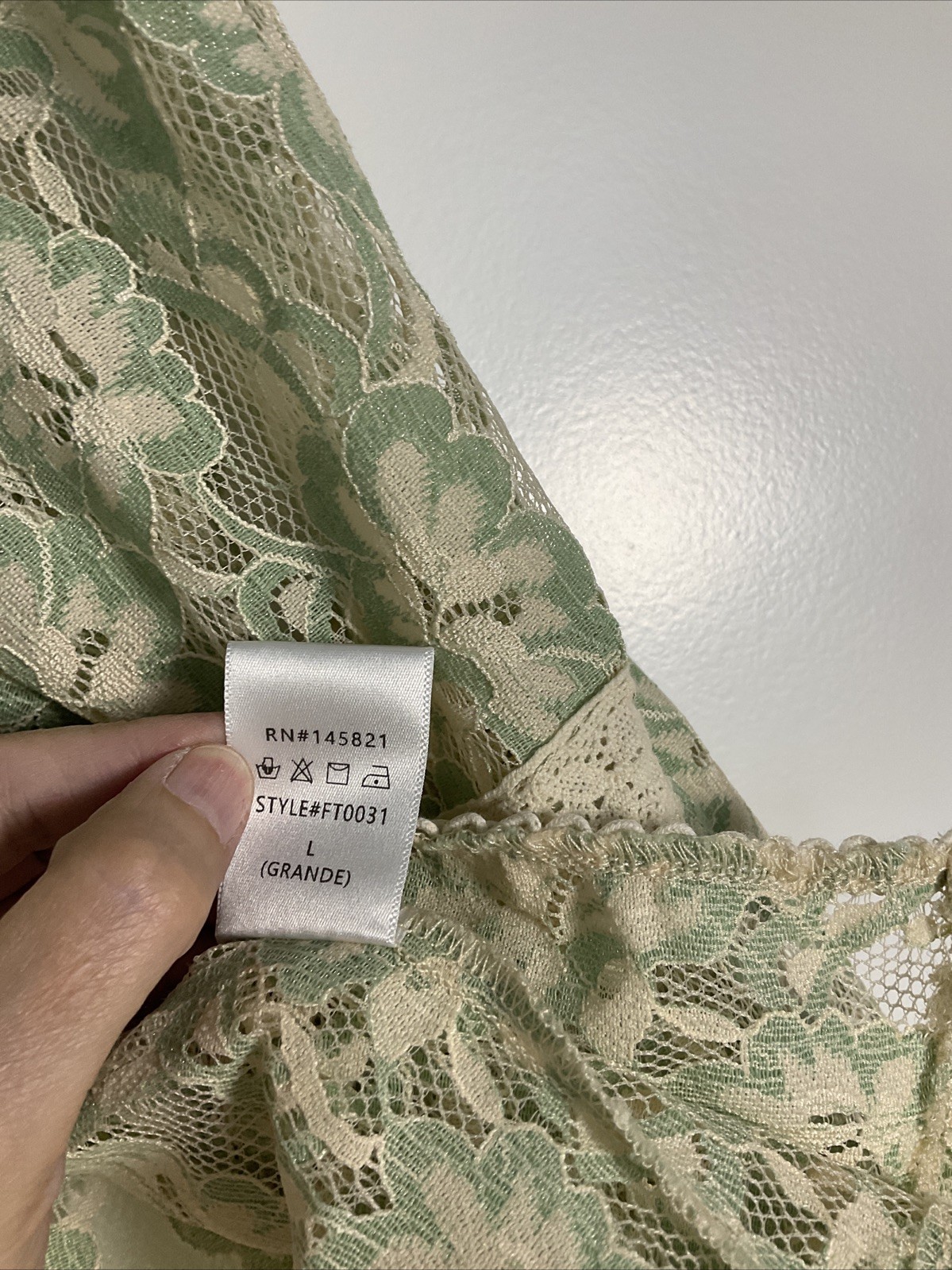 Forte Whispering Willow Top In Green Sz L NWOT 0366