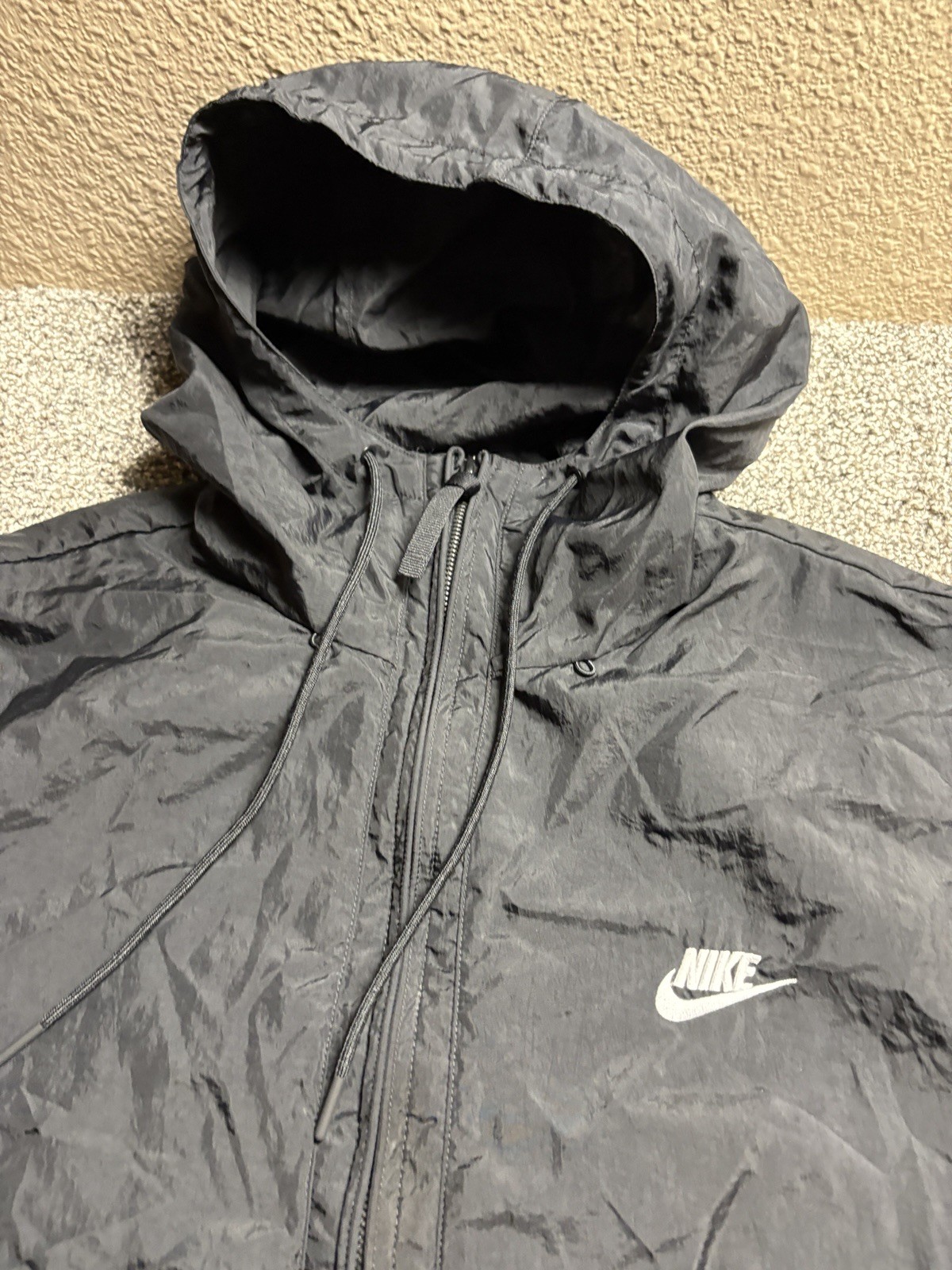 Nike Windbreaker Full Zip Jacket Mens 2XL Black Nylon Hooded Lightweight 928857