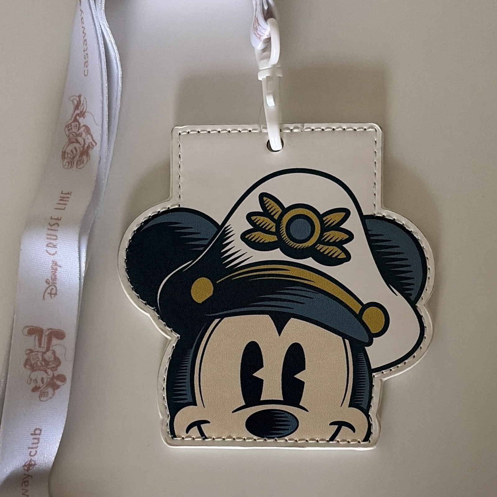Disney Cruise Line Mickey Mouse Castaway Club White Pearl ID Holder Lanyard