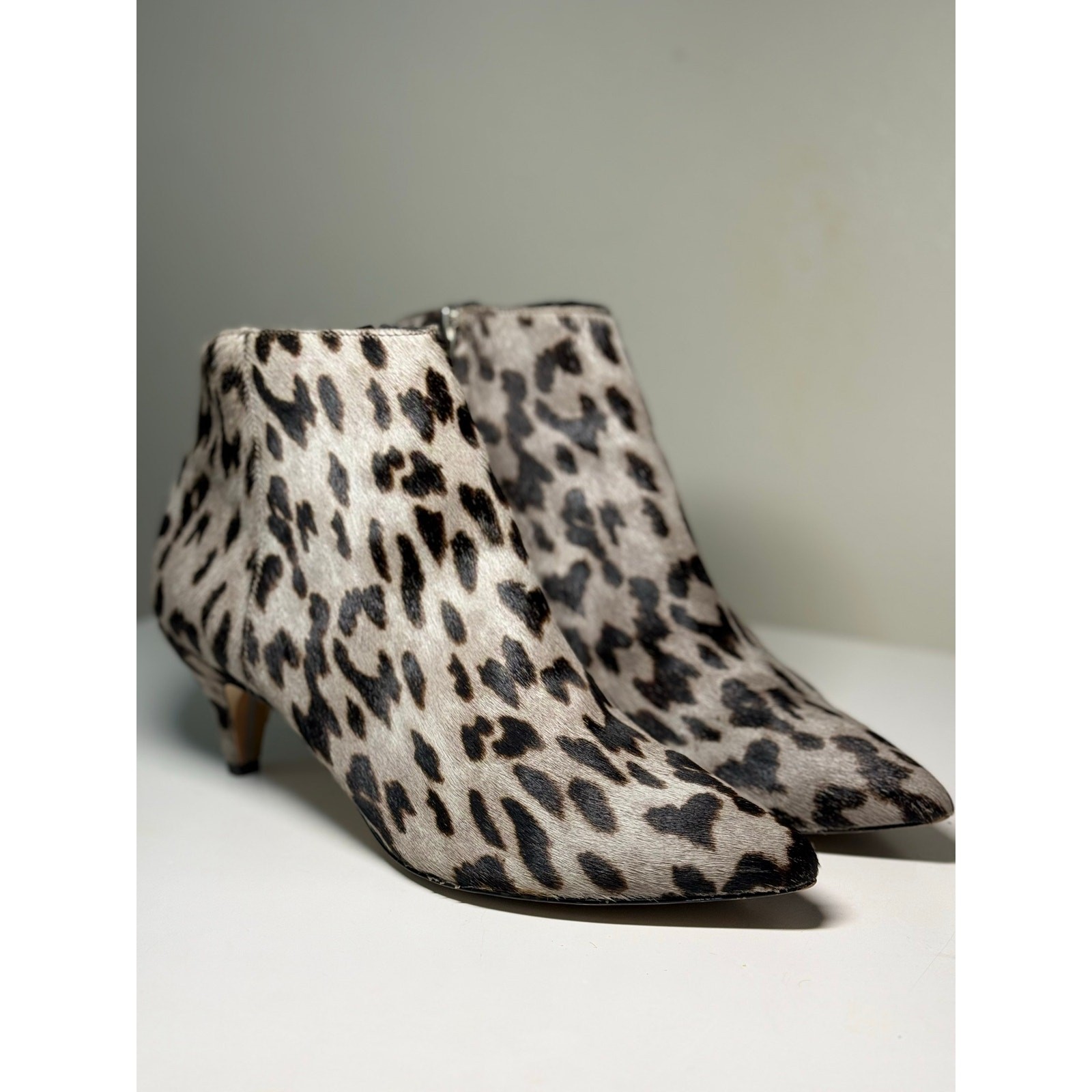 Sam Edelman Kinzey Leopard Calf Hair Ankle Booties – Size 8.5M