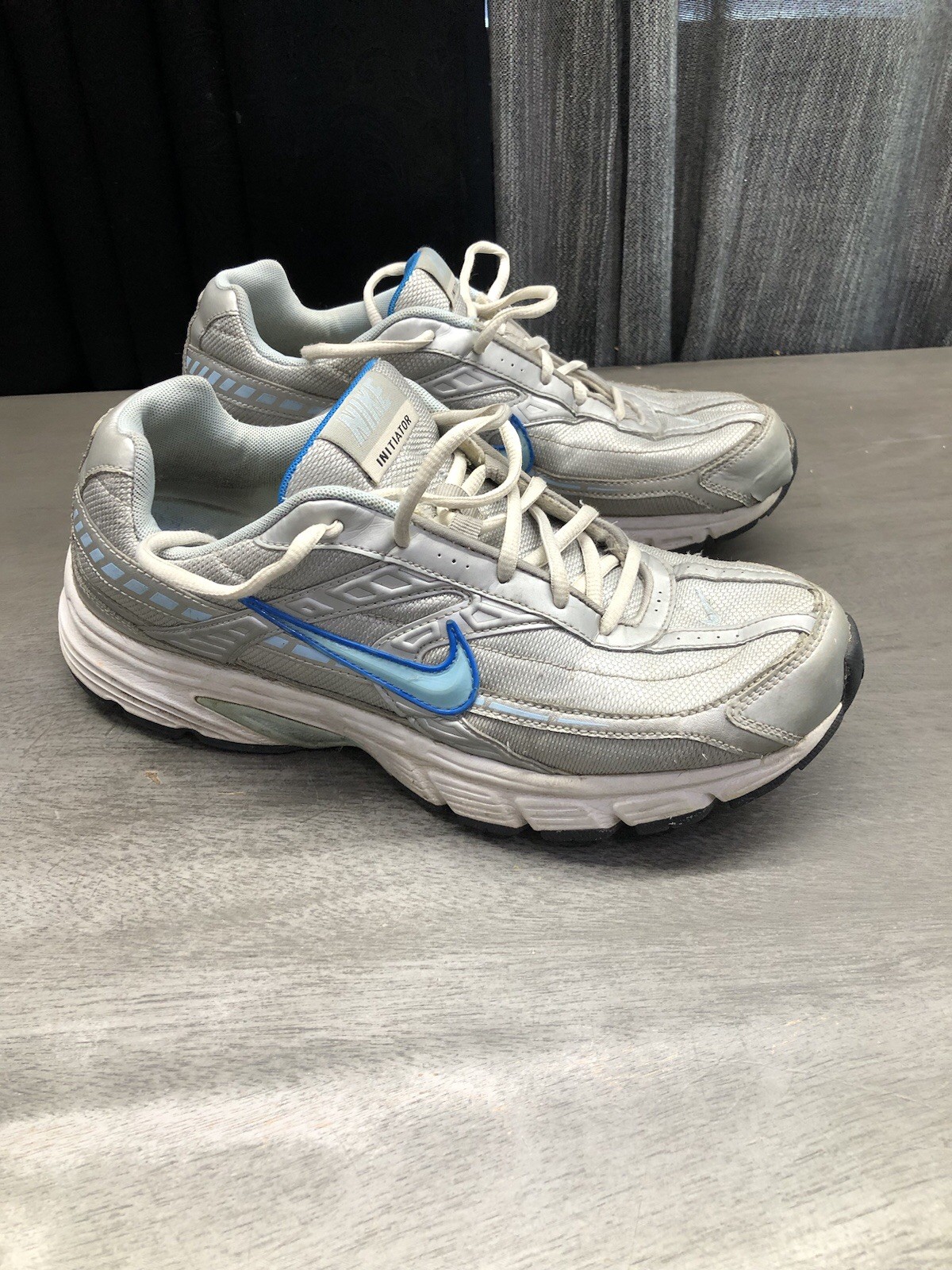 NIKE INITIATOR Women Sz 11 Metallic Silver/Ice Blue-white-cool Grey 395663-001
