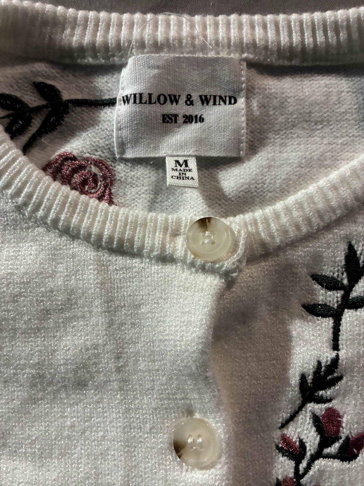 Willow & Wind Women’s White Crew Neck Knit Cardigan Button-Front Floral M