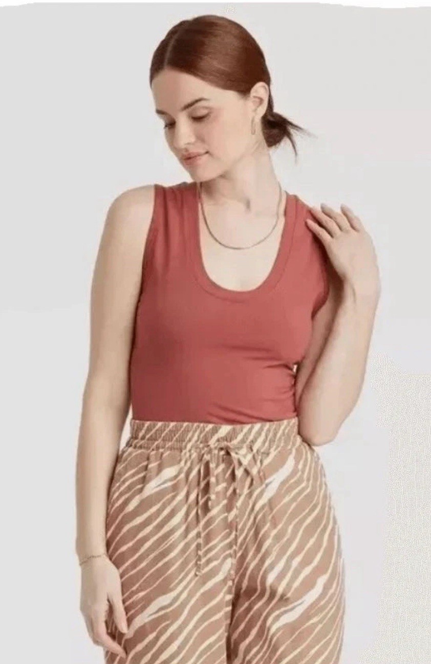 A New Day Women’s Tank Top Rust U-Neck Slim Fit NWT Size L