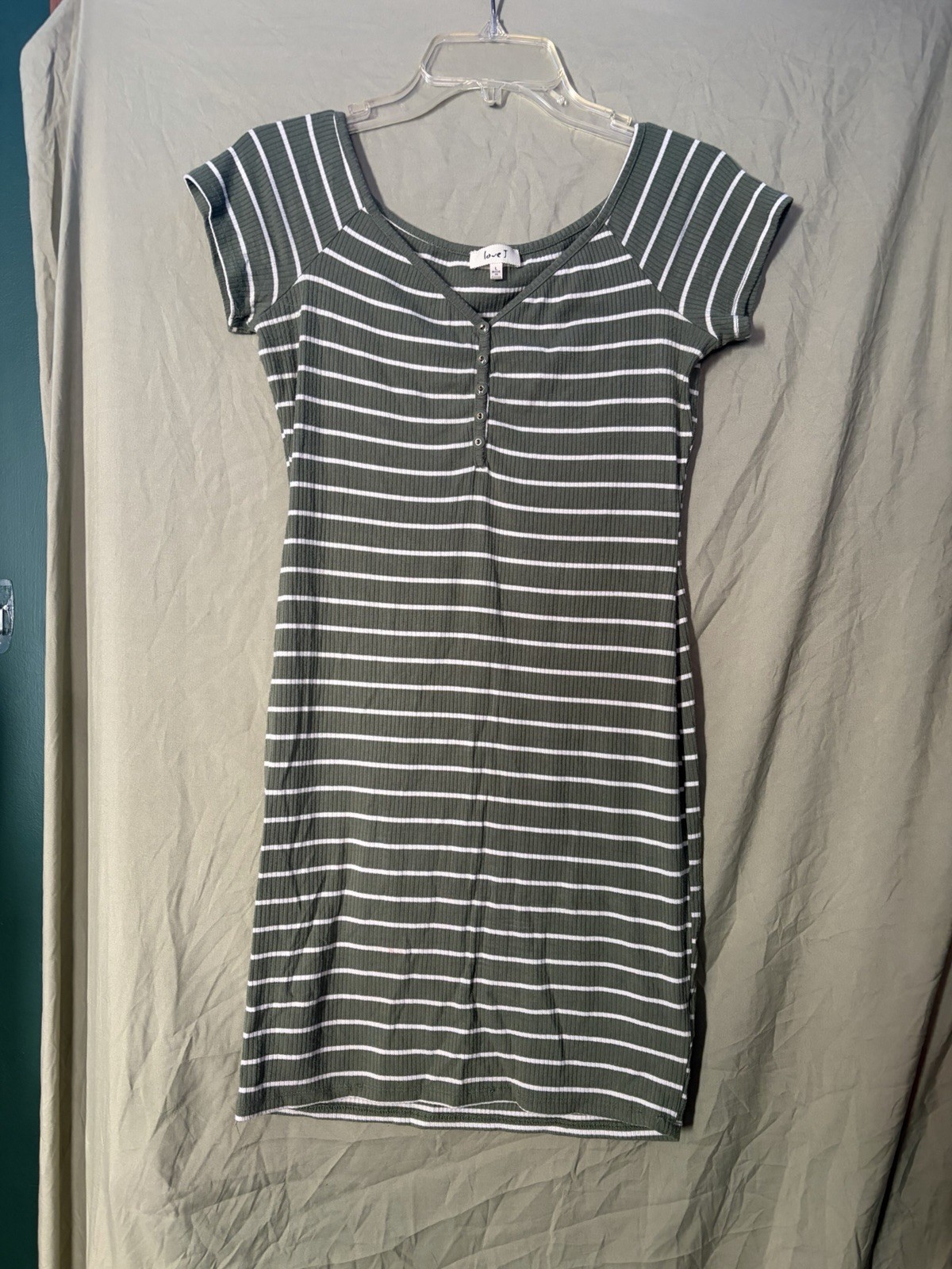 love J Green/White Striped Knit T-Shirt Dress L Scoop Neck Button Knee Length