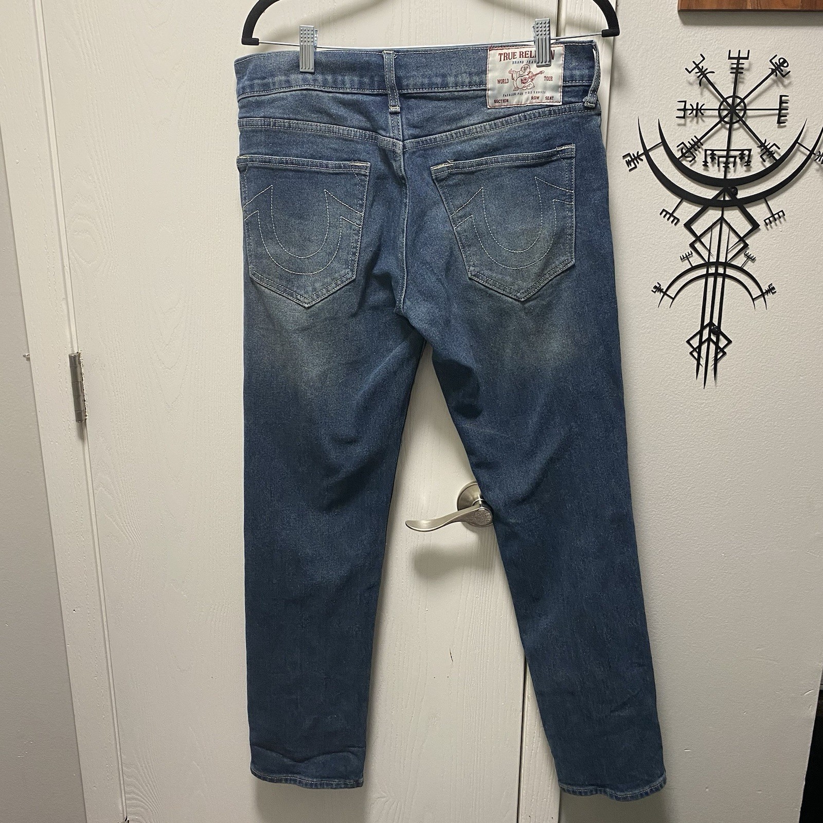 True Religion Men’s Geno SN Flap Relaxed Slim Jeans 30 Medium Wash