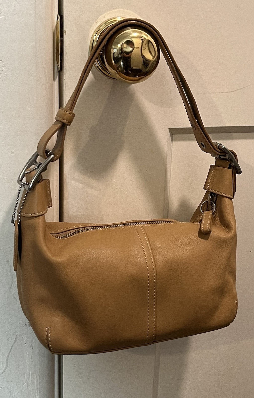 COACH 9564 British Tan Leather Legacy Demi Hobo Shoulder Bag Convertible Strap