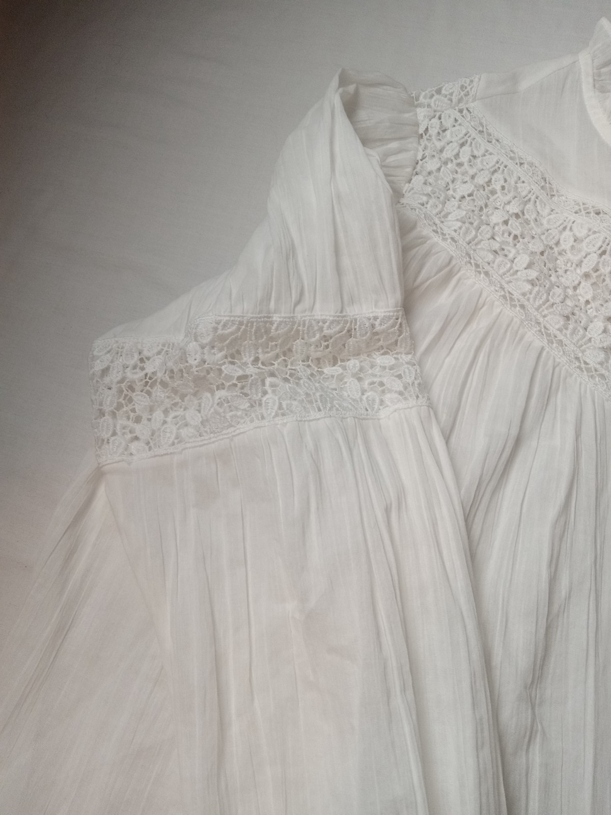 ‘A loves a’ White Lace Blouse, lace , ruffled collar, like Victorian Doen Medium