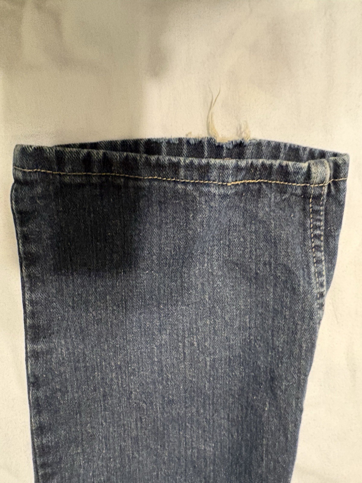 Wrangler Men’s Blue Dark Wash Denim Jeans Straight Regular Fit Mid Rise 36/32-34
