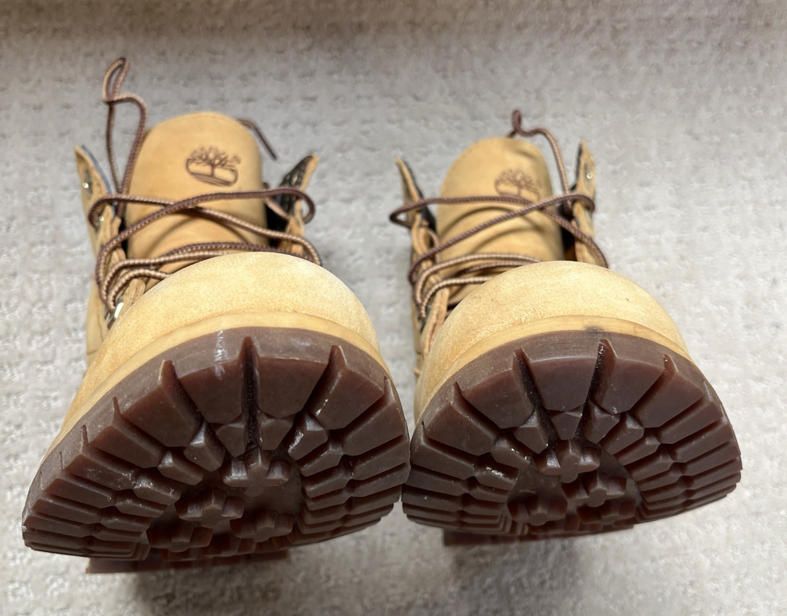 TIMBERLAND – Women’s Waterville 6 inch boots Shoe Size 6M