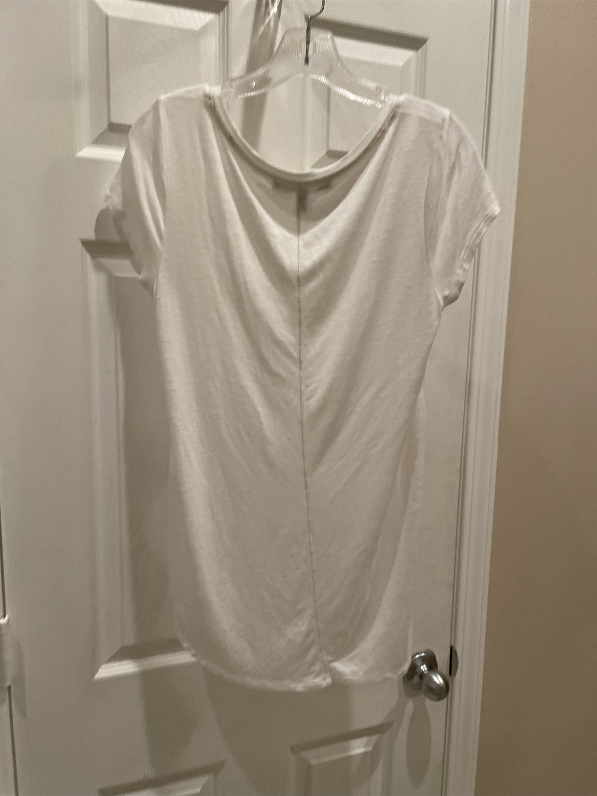 White House Black Market Sz XSP pretty white ￼Short Sleeve Top Blouse pretty