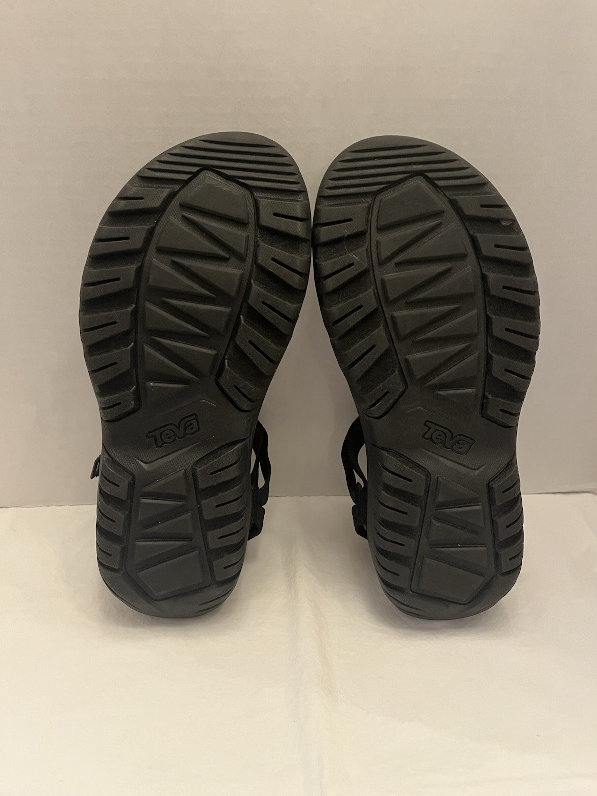 Teva Hurricane XLT2 Black Sandals Men’s 9 Women’s 11