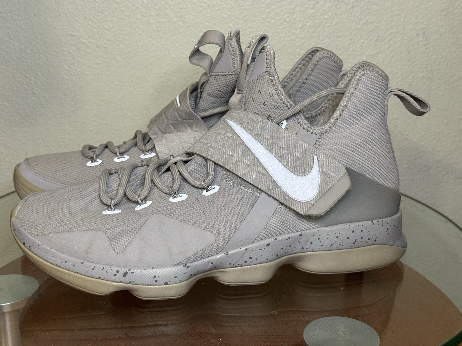 Size 10.5 – Nike LeBron 14 Reflect Silver