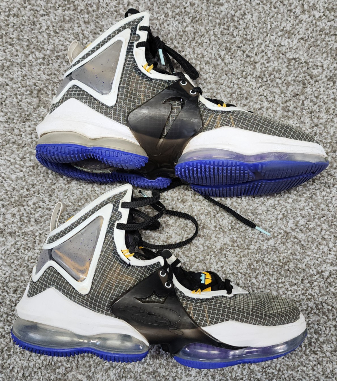 Nike LeBron 19 Hardwood Classic Laker Purple Gold Black Men Size 9.5