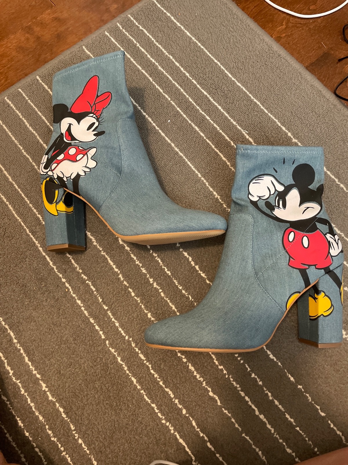 DISNEY x ALDO StepInMagic Mickey Minnie Boots – RARE COLLECTOR ITEM Size 11 USA