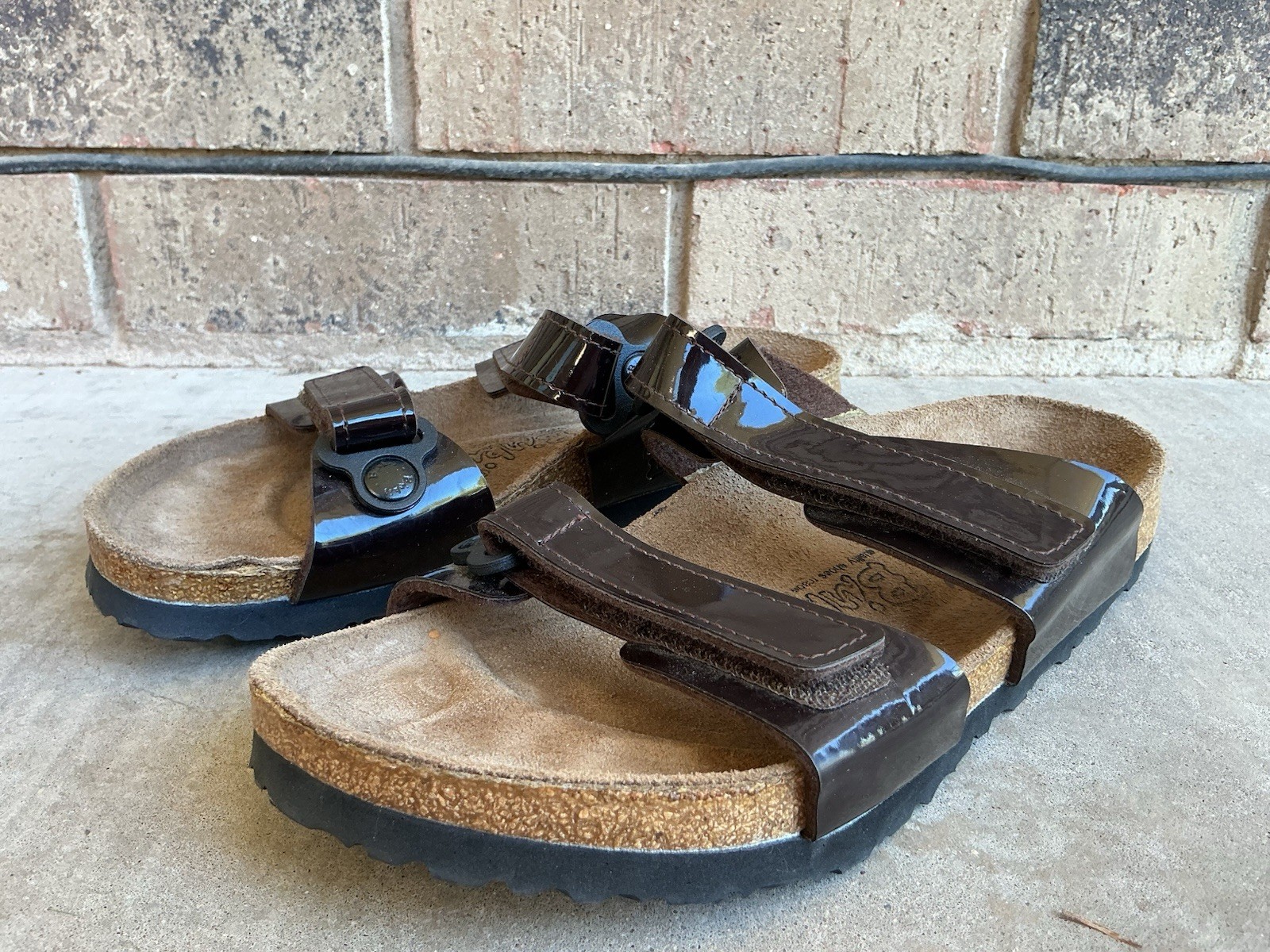 Birki’s Brown Patent Leather Hook & Loop Adjustable Slide Sandals Womens 8