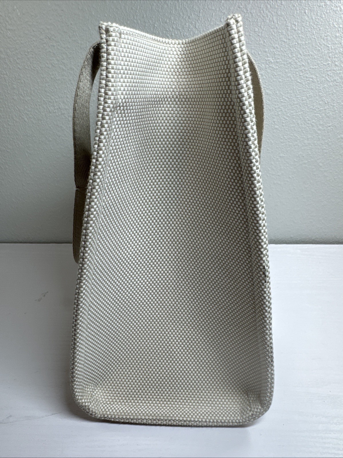 Lululemon Two-Tone Canvas Tote Bag Beige OS – Good Condition – Free Shipping!