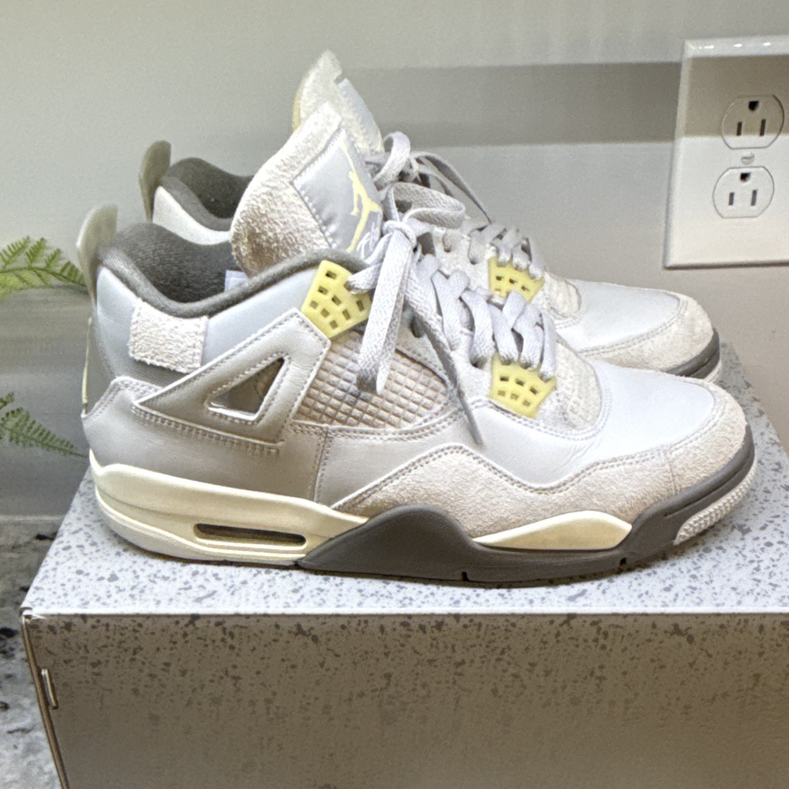 Nike Air Jordan 4 Retro SE Craft Photon Dust Grey Size 10.5 Used