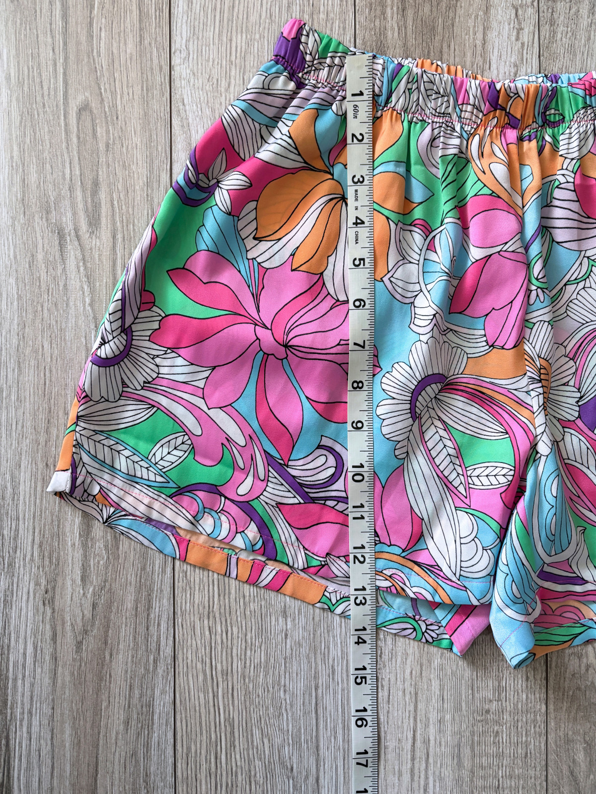 Van Winkle & Co Groovy Psychedelic Satin Sleep Shorts Womens Small Retro Floral