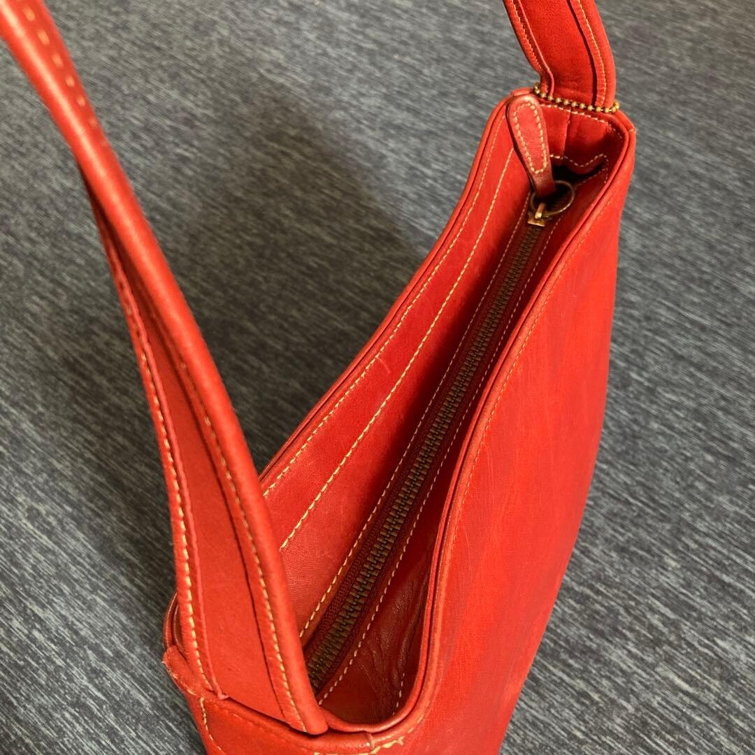 COACH Red Leather Shoulder Bag 9310 Vintage Womens Gold Hardware 11.4in