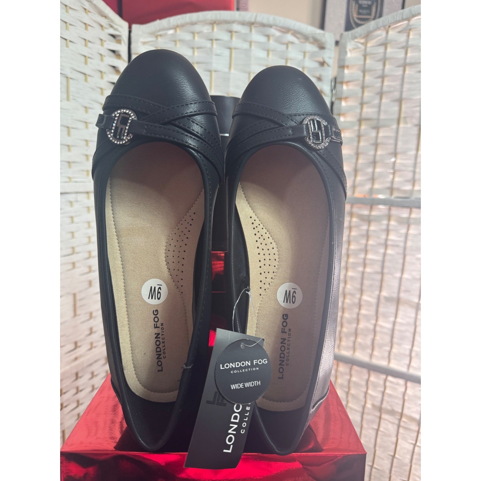London Fog Wide Width Black Comfort Flats Rhinestone Accent Size 9W