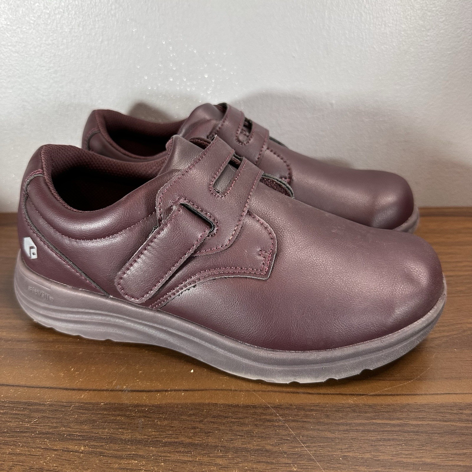 Fitville Shoes Womens 8.5 EW Extra Wide Red Burgundy Marca Hook Loop Strap