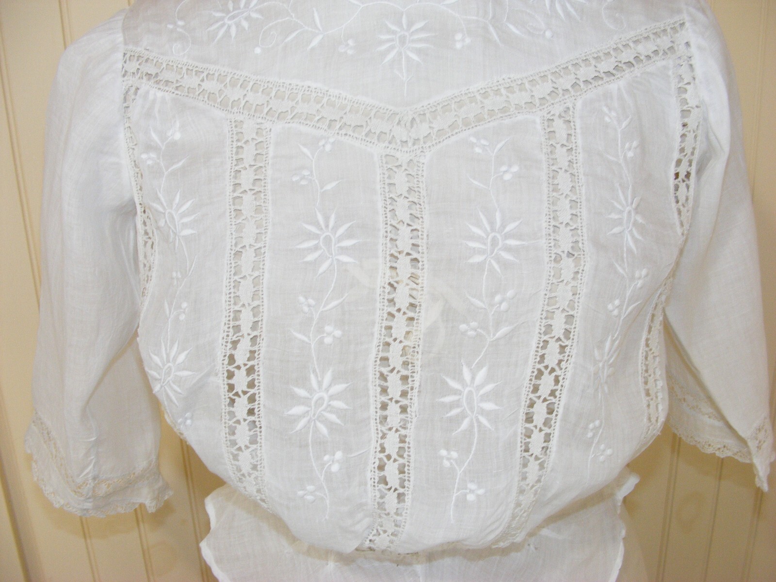 VICTORIAN WHITE SHEER LAWN COTTON BLOUSE HANDMADE NEEDLE LACE EMROIDERY 32X 24