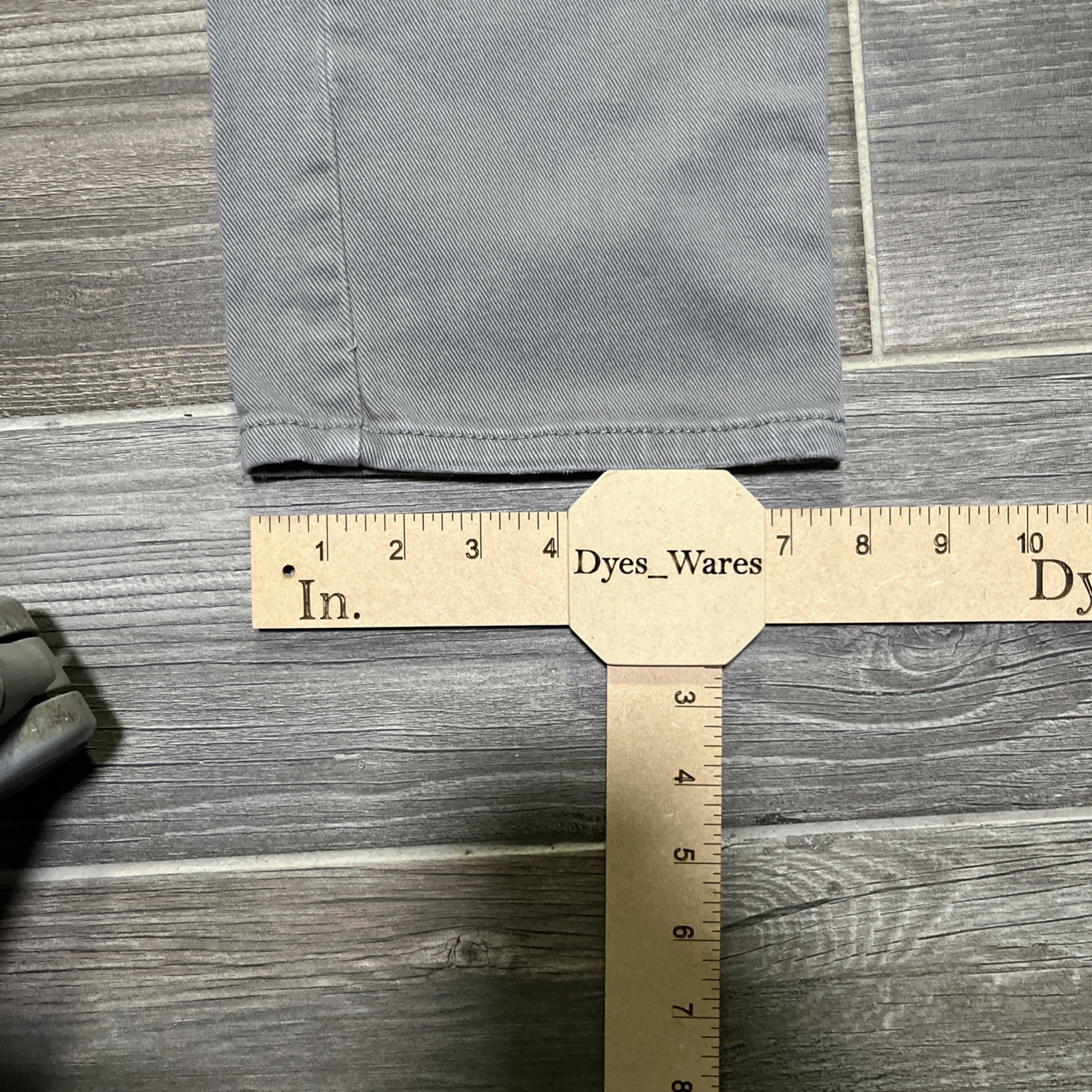 Men’s Levi’s 514 Straight Fit Gray Pants Size 32”x34”