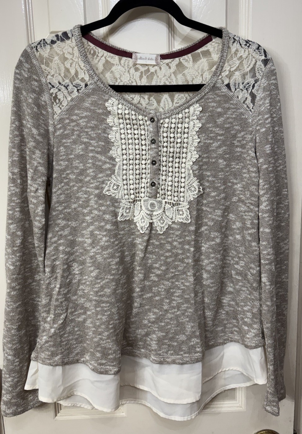 Altar’d State Women’s Long Sleeve Boho Lacey Top Size Large