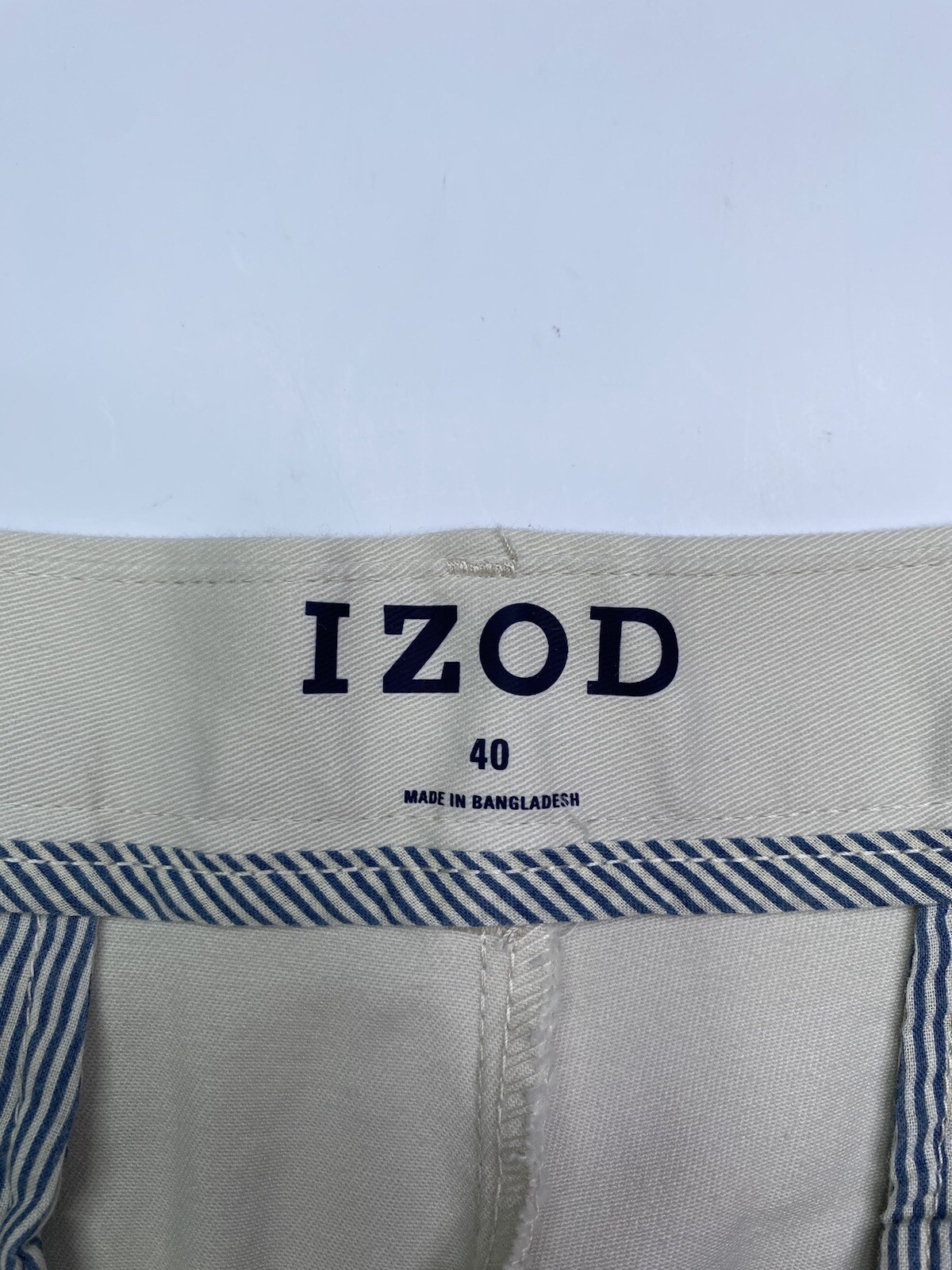 Izod Men’s Size 40 Beige Flat Front Chino Shorts Golf Athleisure Cotton
