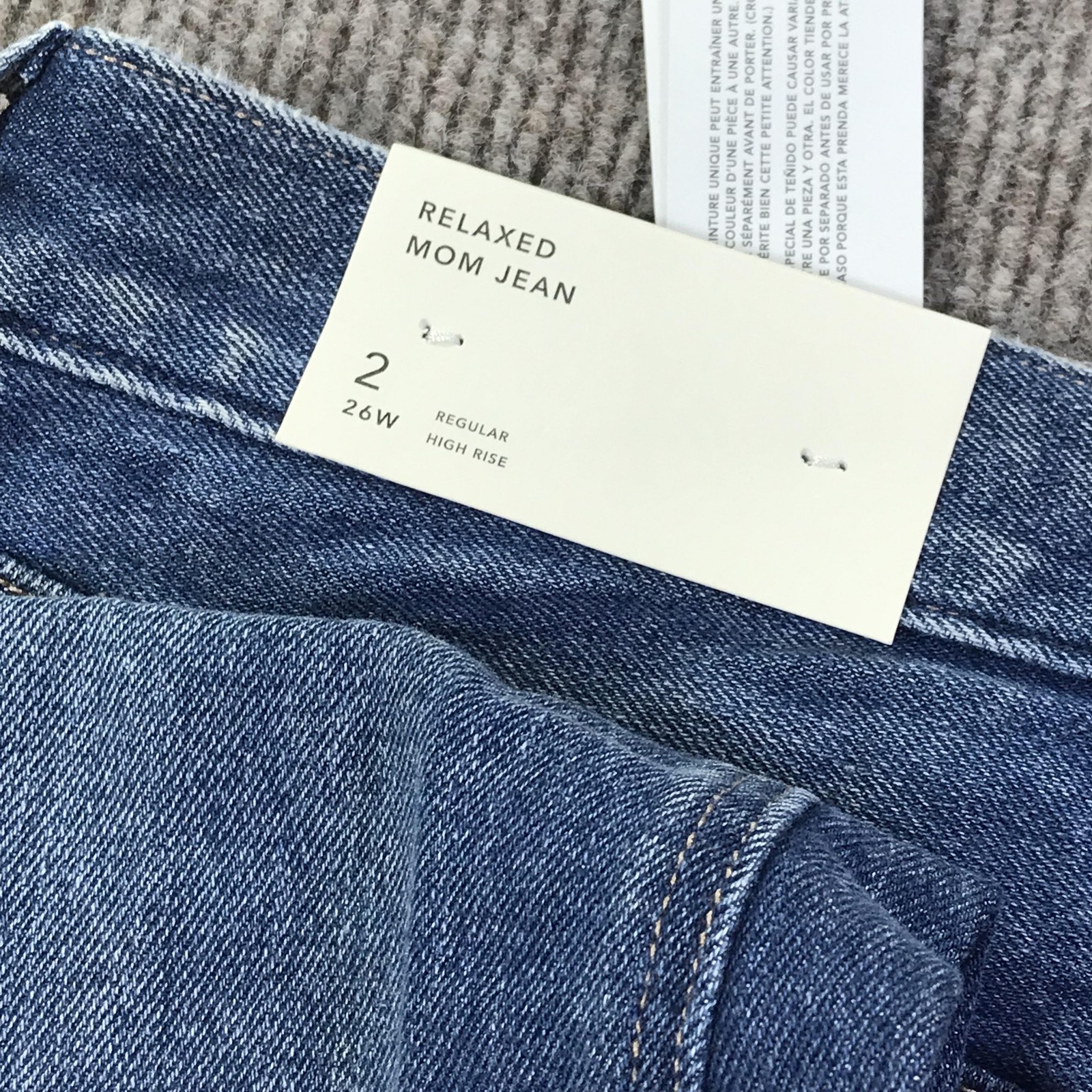 American Eagle Mom Jeans Womens 2 26W High Rise Relaxed Distressed Denim Pants