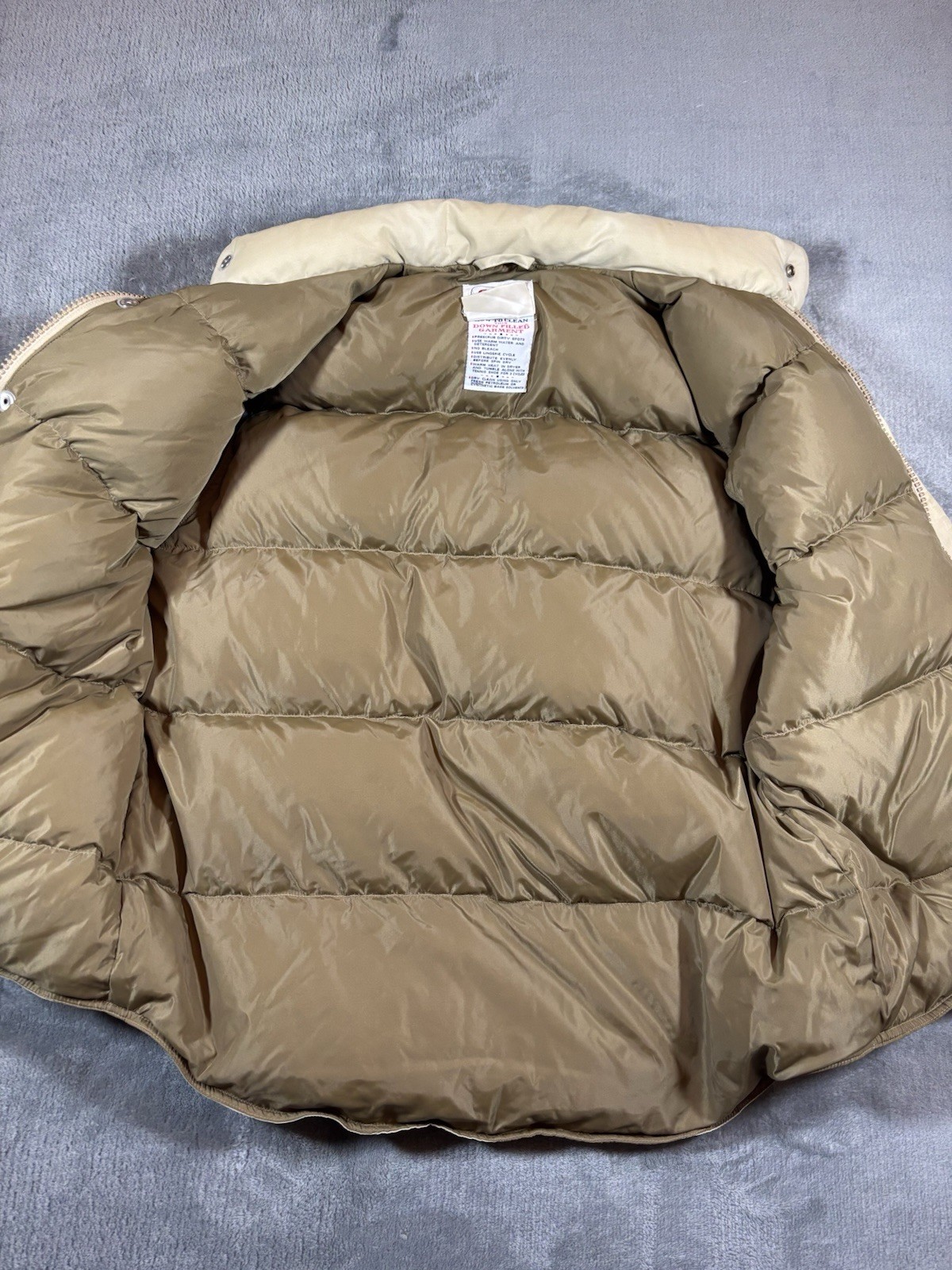 VINTAGE Orvis Vest Men Medium Beige Goose Down Puffer Coat Insulated Hiking 80s