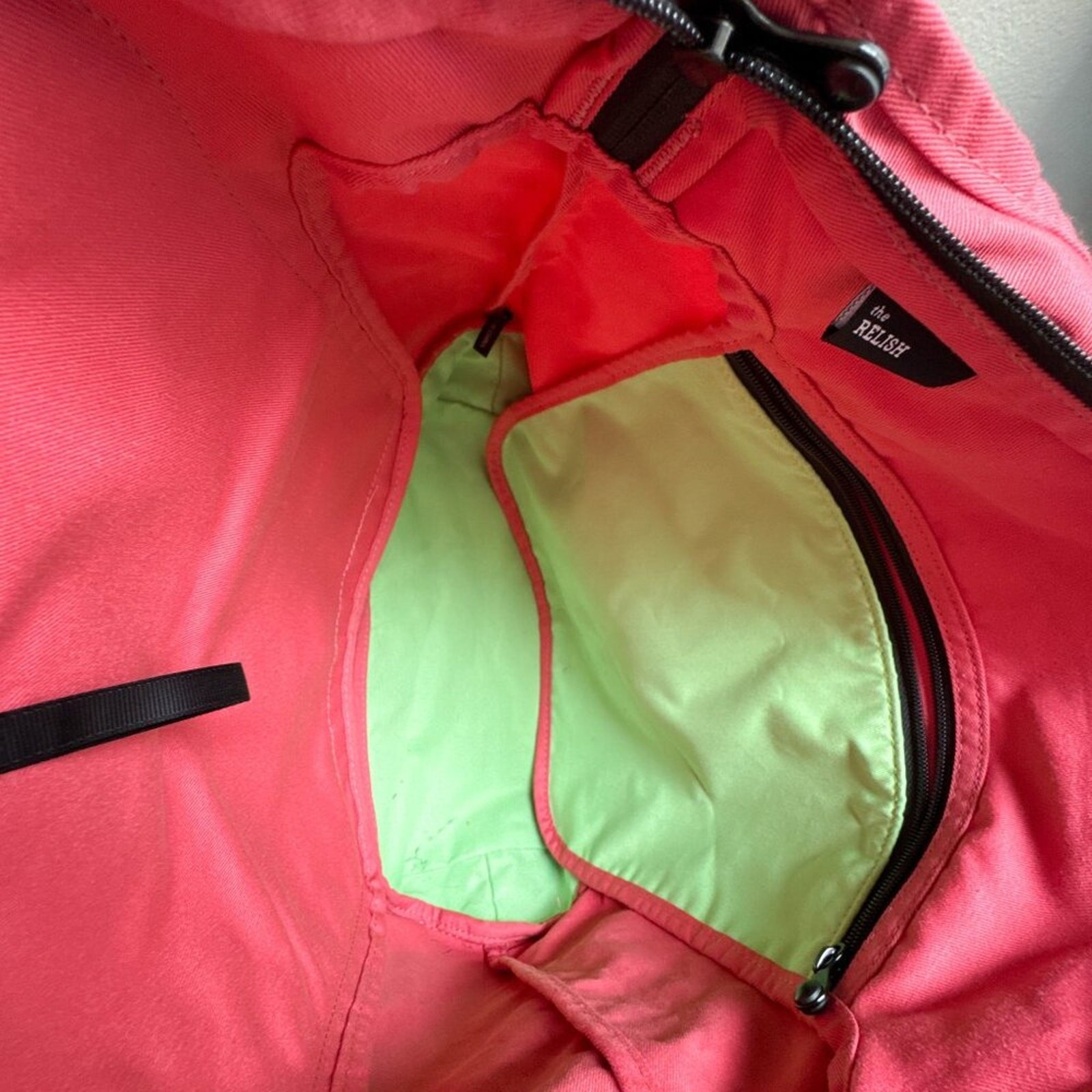 Crumpler the Relish Zipper Tote bag Salmon Pink Travel