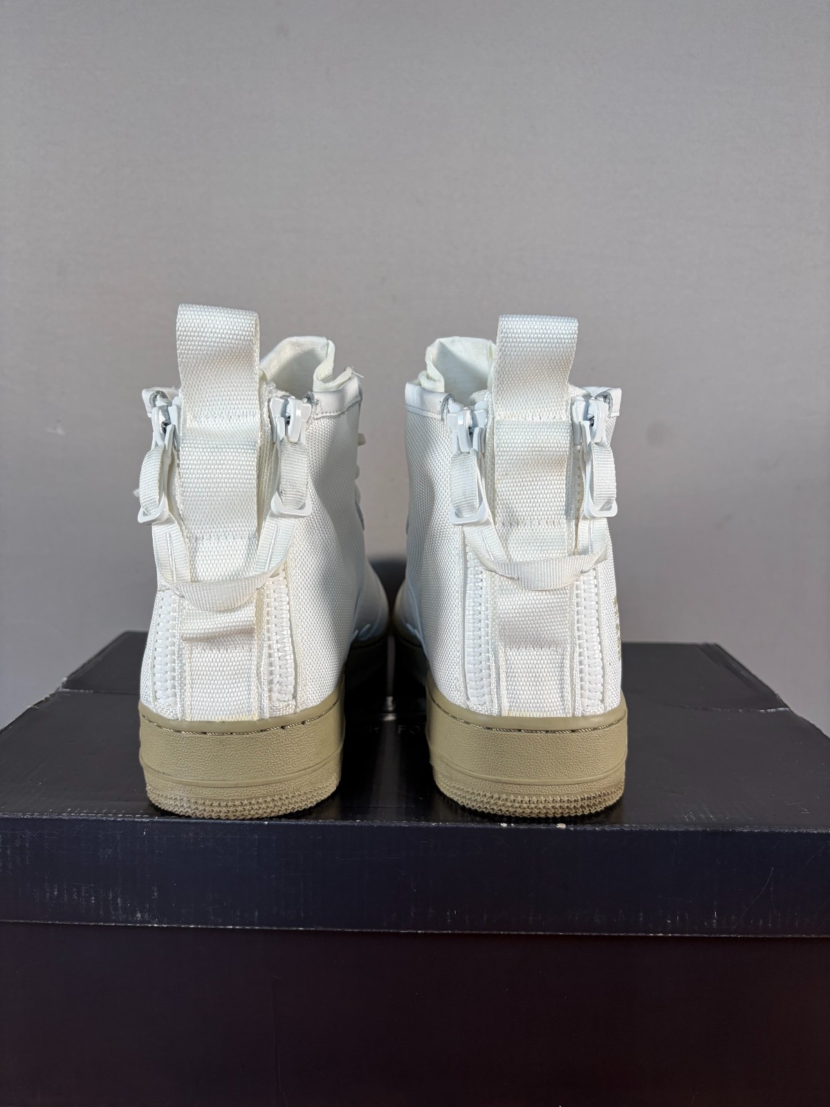 Nike Air Force 1 SF Mid Ivory Olive With Original Retail Box Size 10.5