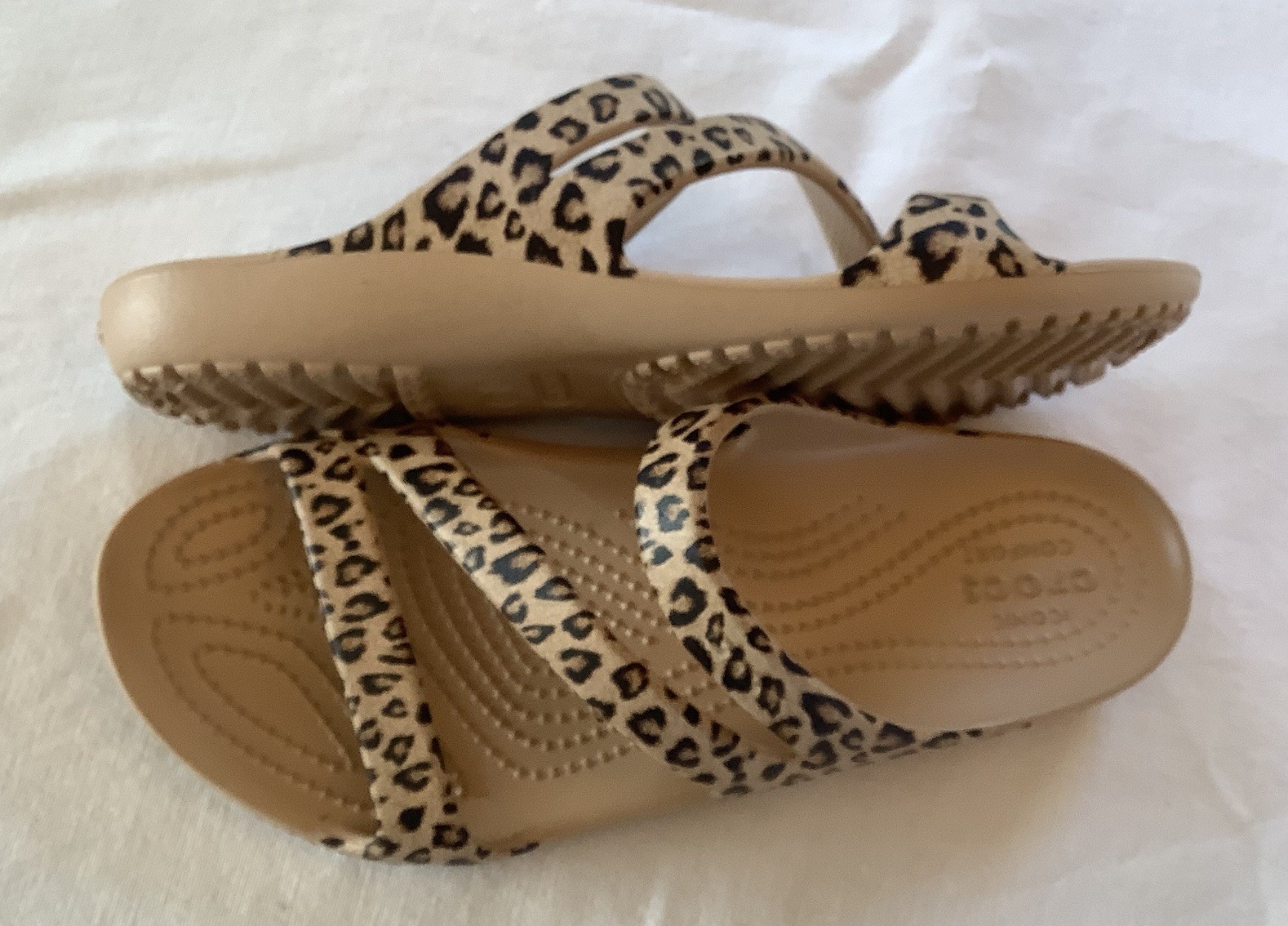 Crocs Kadee Cheetah Print Strappy Sandals Womens Size 7 Tan Animal Print
