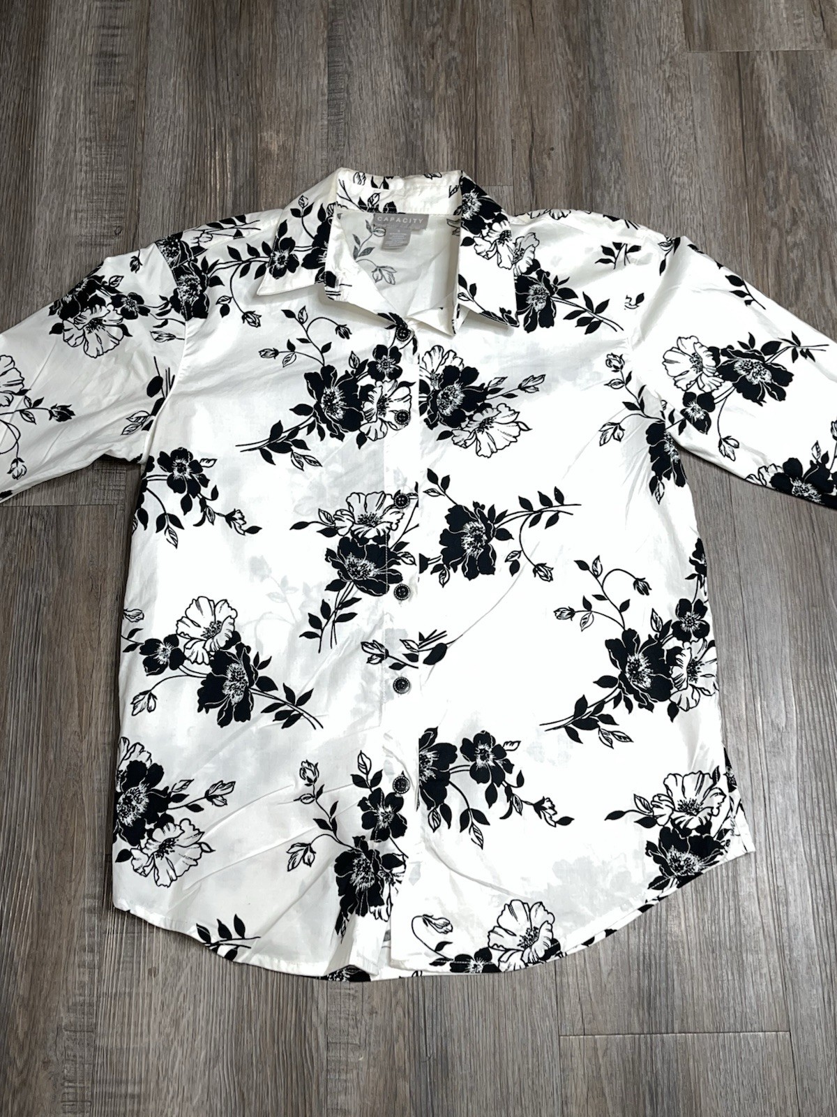 Capacity white/black floral button-up shirt in a size S