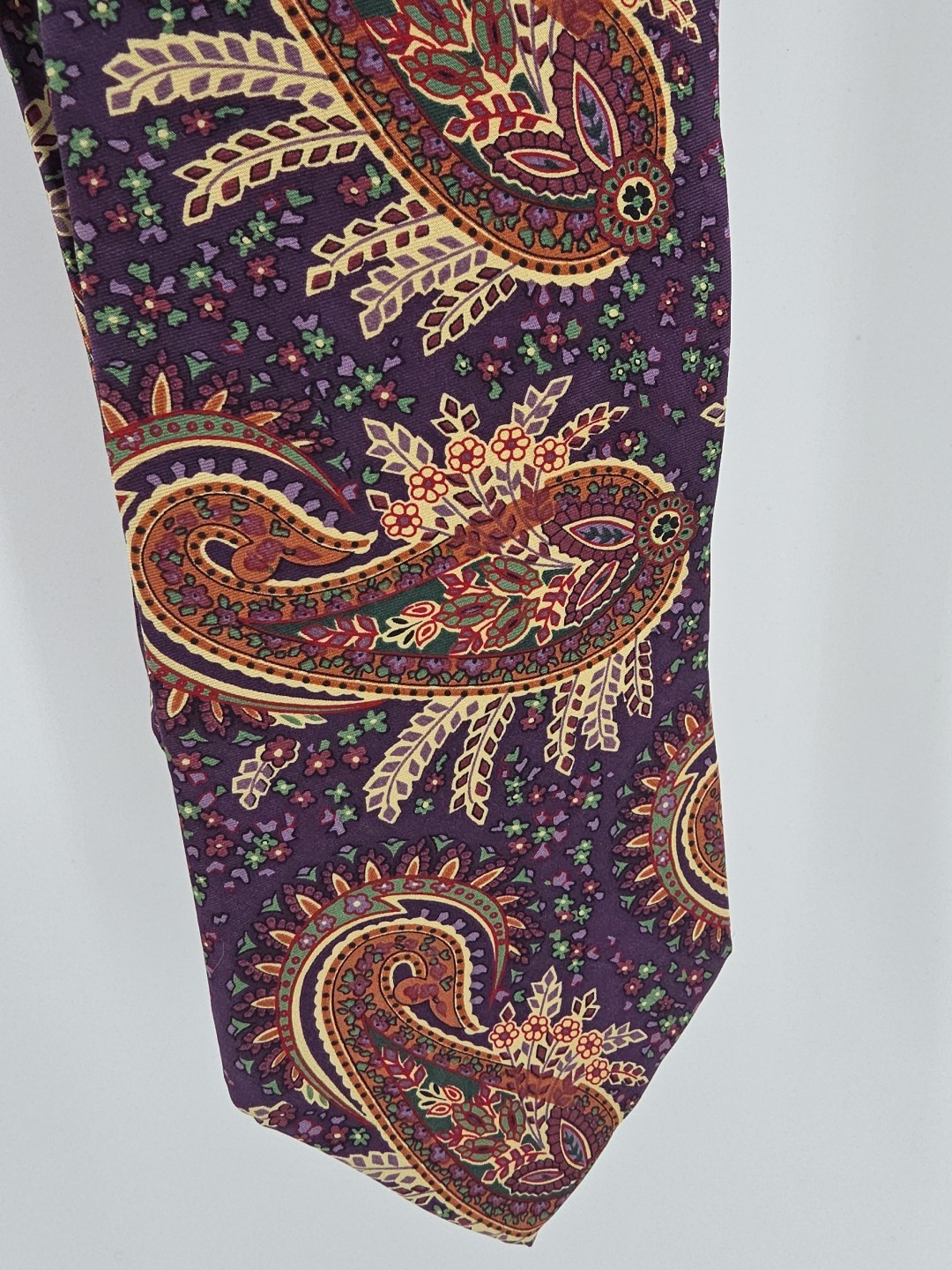 Vintage Hathaway Tie Men’s Plum Beige Paisley All Silk Made in USA Necktie 90s