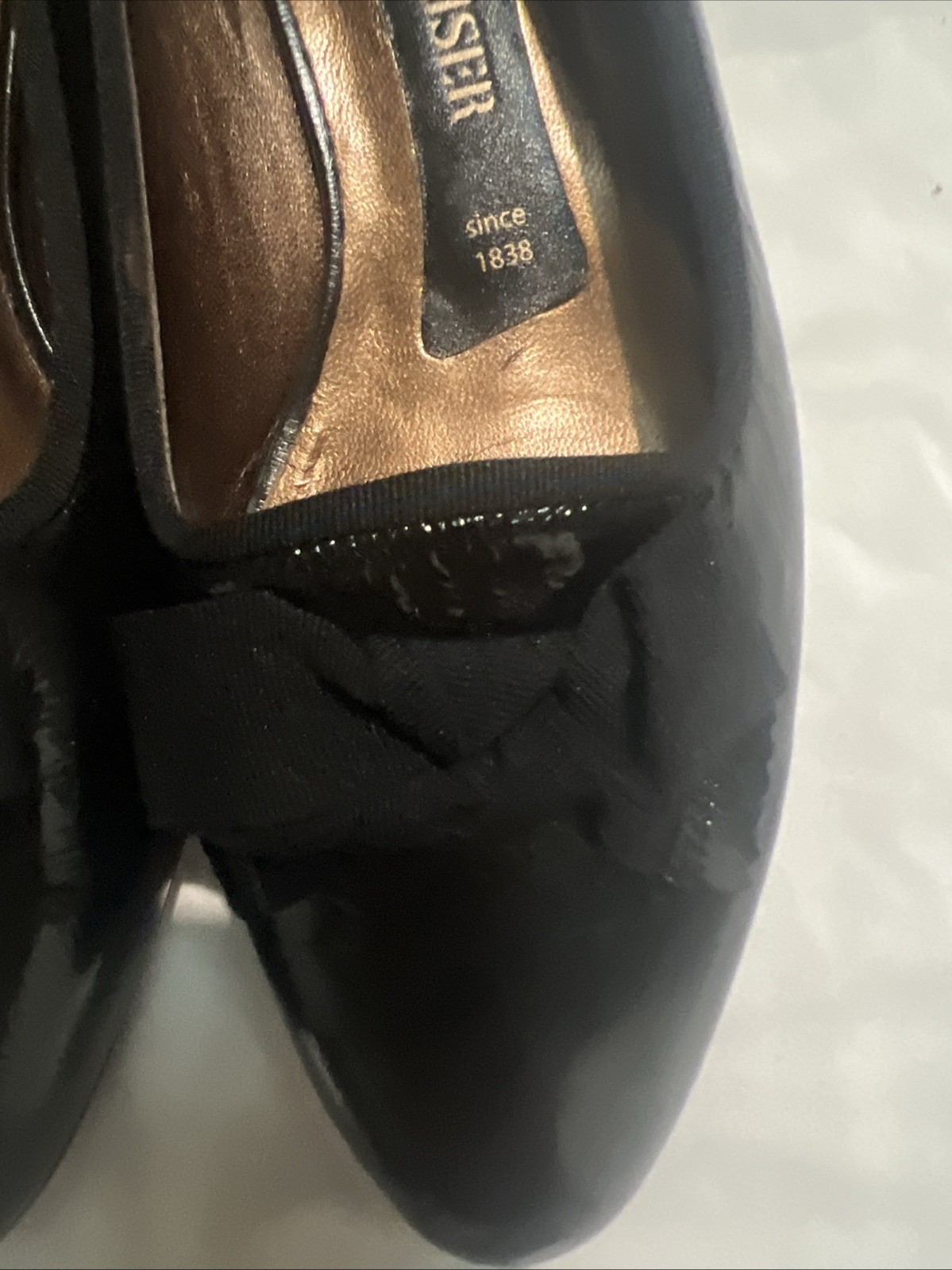 Peter Kaiser Black Patent Leather Pump With Bow Detail Size 8 New