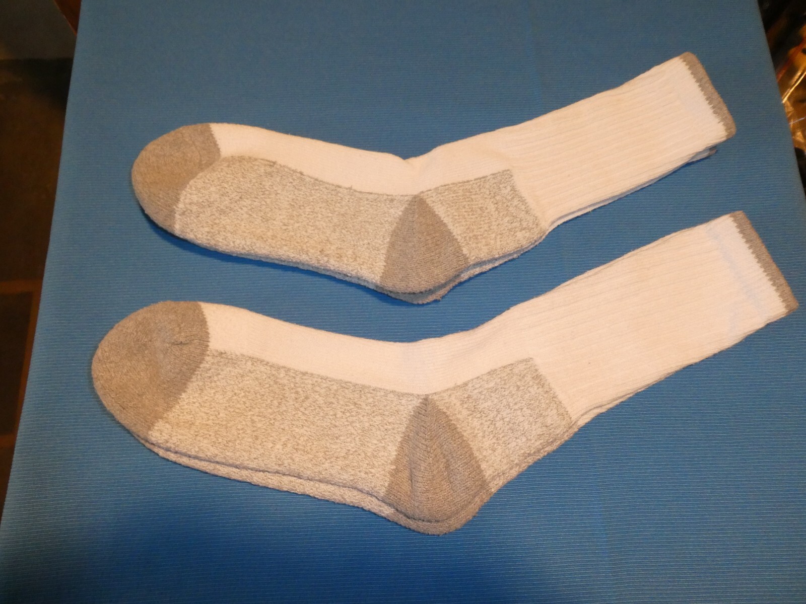 2 PAIR MENS HEAVY DUTY STEEL TOE WORK BOOT WHITE CREW SOCKS /CUSION SOLES SIZE L