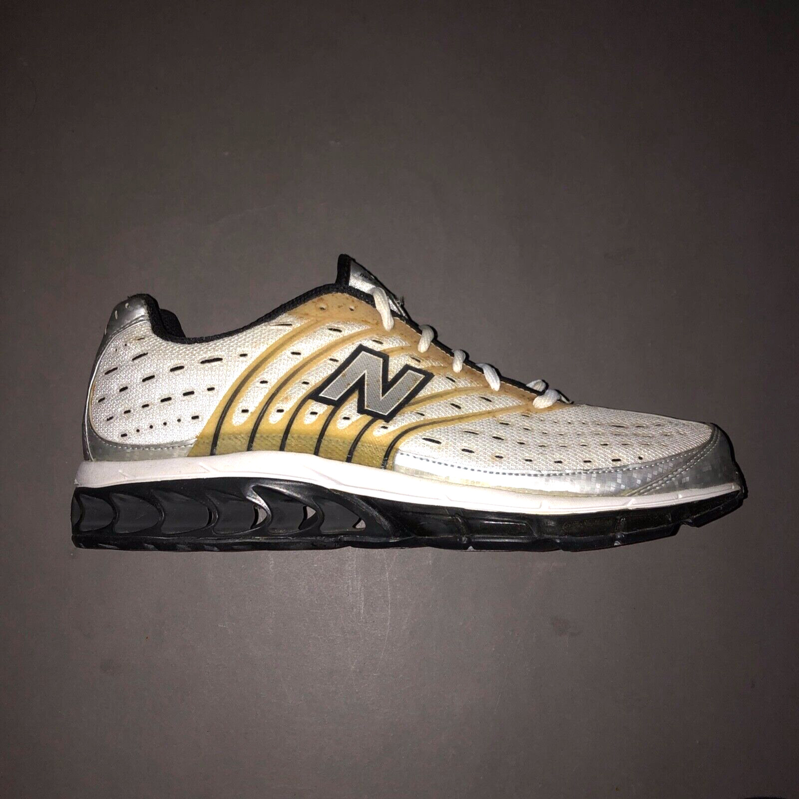 NEW BALANCE NB 8507 RUNNING SHOES MR8507WB Trainers Mens US 11 – Black / White