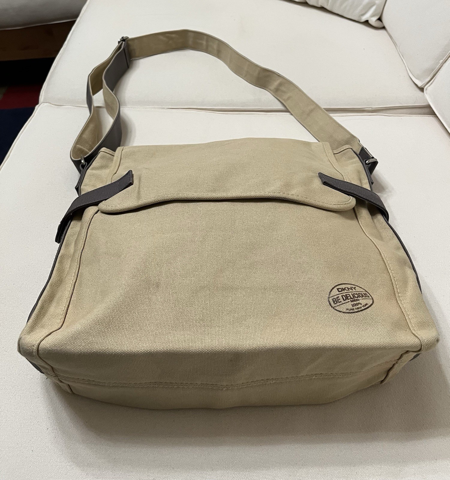 NEW DKNY Mens 100% Cotton Lined Adjustable Strap Crossbody Bag