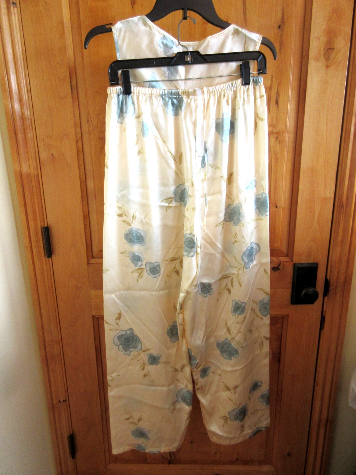 JONES NEW YORK SIZ M SILKY SLEEP SET SLVLESS TOP + BOTTOMS SRI LANKA RICH FLORAL