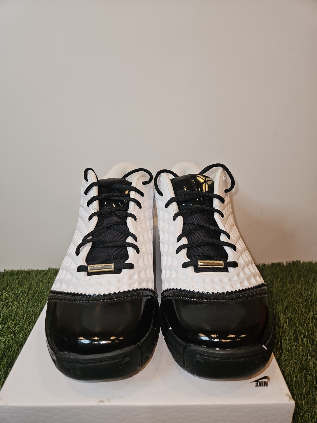 Size 9 – Kobe III Low Protro (IQ3916 100) Mambacita