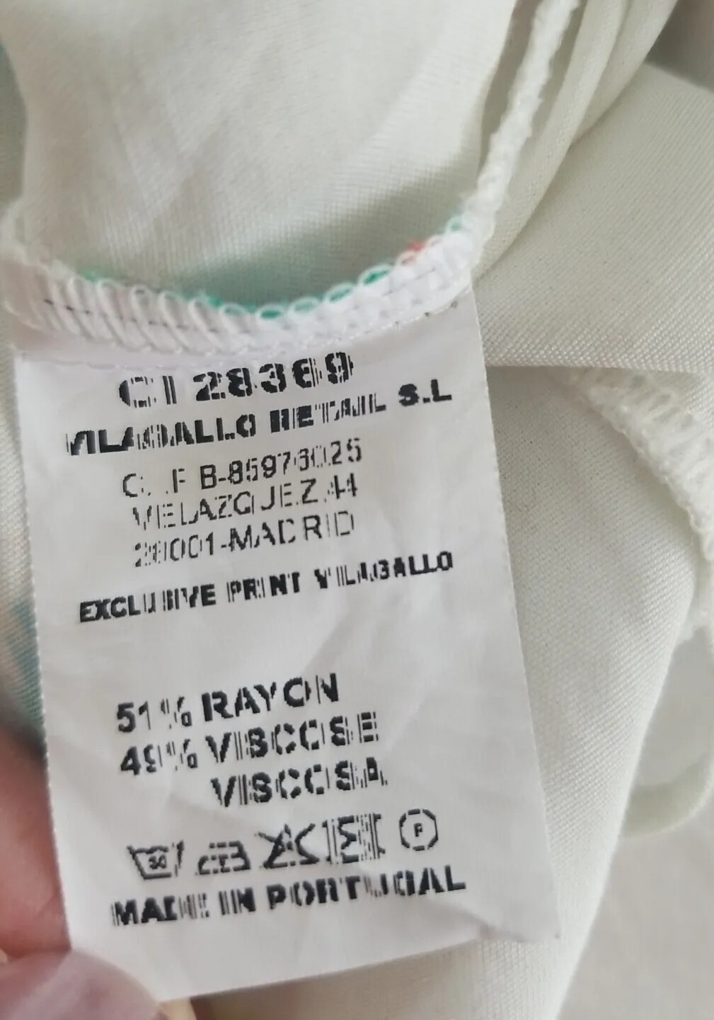 Vilagallo Button Up Top Geometric White With Colorful Paint Splat Size 46 Large