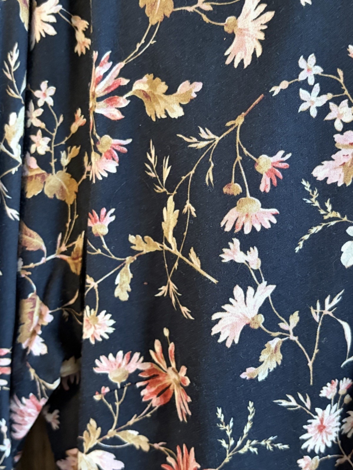 Chaps Women’s1X No Iron Button Front Black Floral Blouse Contrasting Cuff